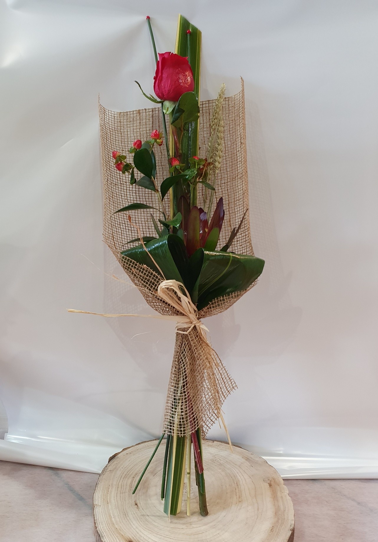 Rosa Natural Roja Decorada 70cm | Bambú Floristas