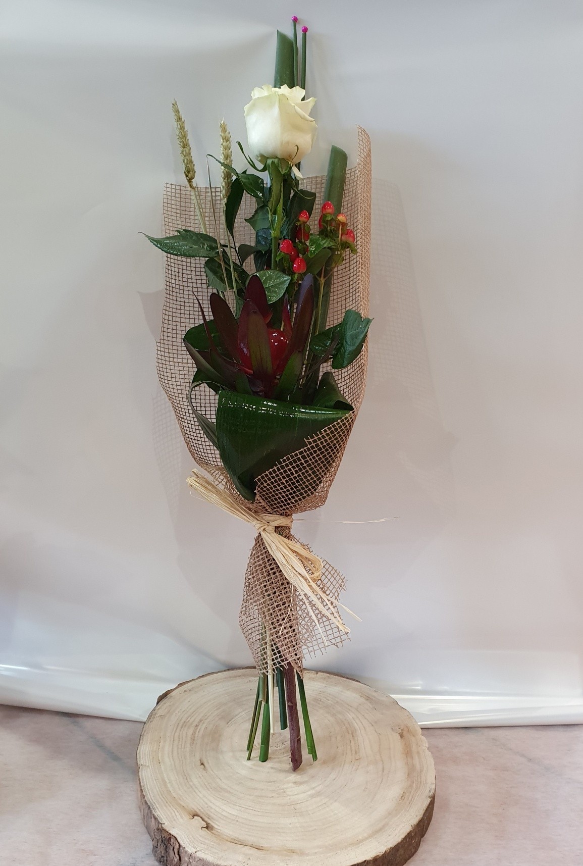 Rosa natural decorada 70 cm